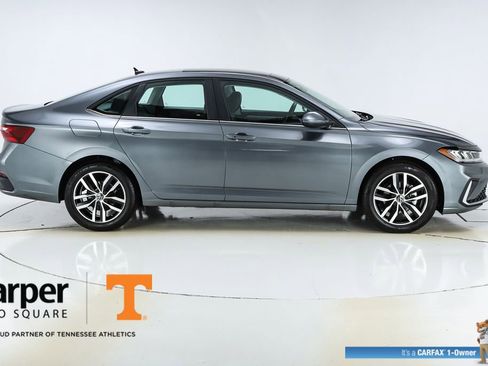 Used 2025 Volkswagen Jetta SE w/ Sunroof Package FWD image 46