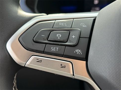 Used 2022 Volkswagen Taos SE image 34