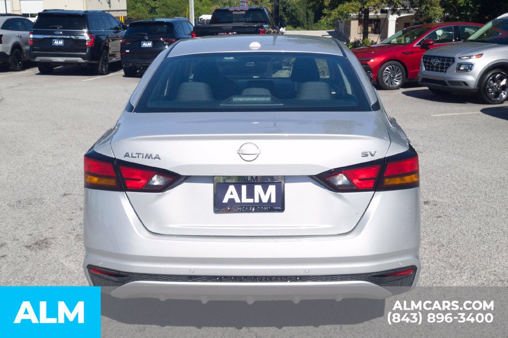 Used 2024 Nissan Altima 2.5 SV FWD image 6