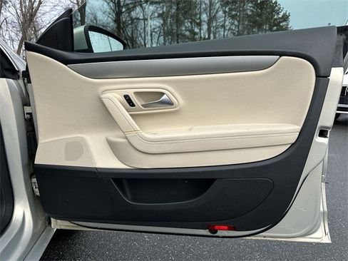 Used 2010 Volkswagen CC Sport image 27