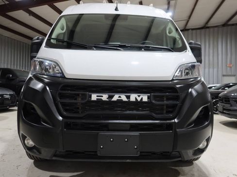 Used 2025 RAM ProMaster 2500 w/ Convenience Group FWD image 8