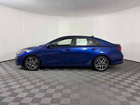 Certified 2019 Kia Forte S image 11