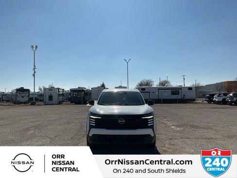 New 2026 Nissan Kicks SR FWD image 2