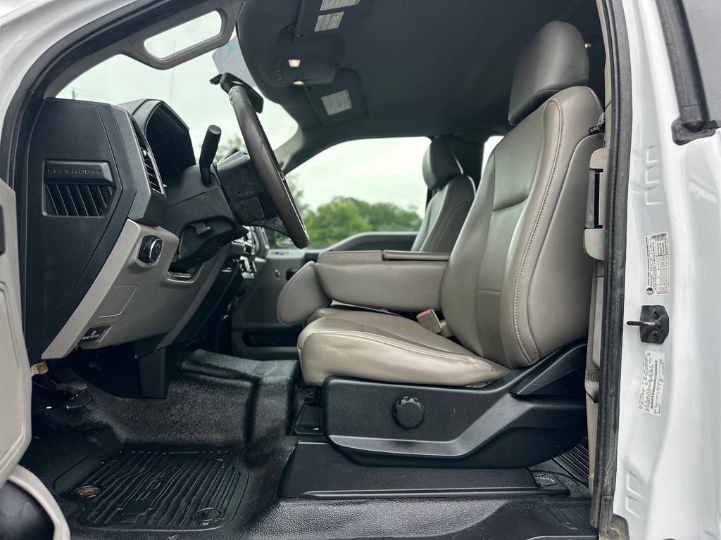 Used 2018 Ford F250 XL w/ Power Equipment Group AWD/4WD image 16
