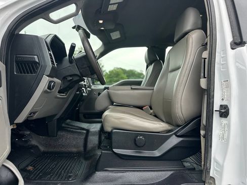 Used 2018 Ford F250 XL w/ Power Equipment Group AWD/4WD image 16