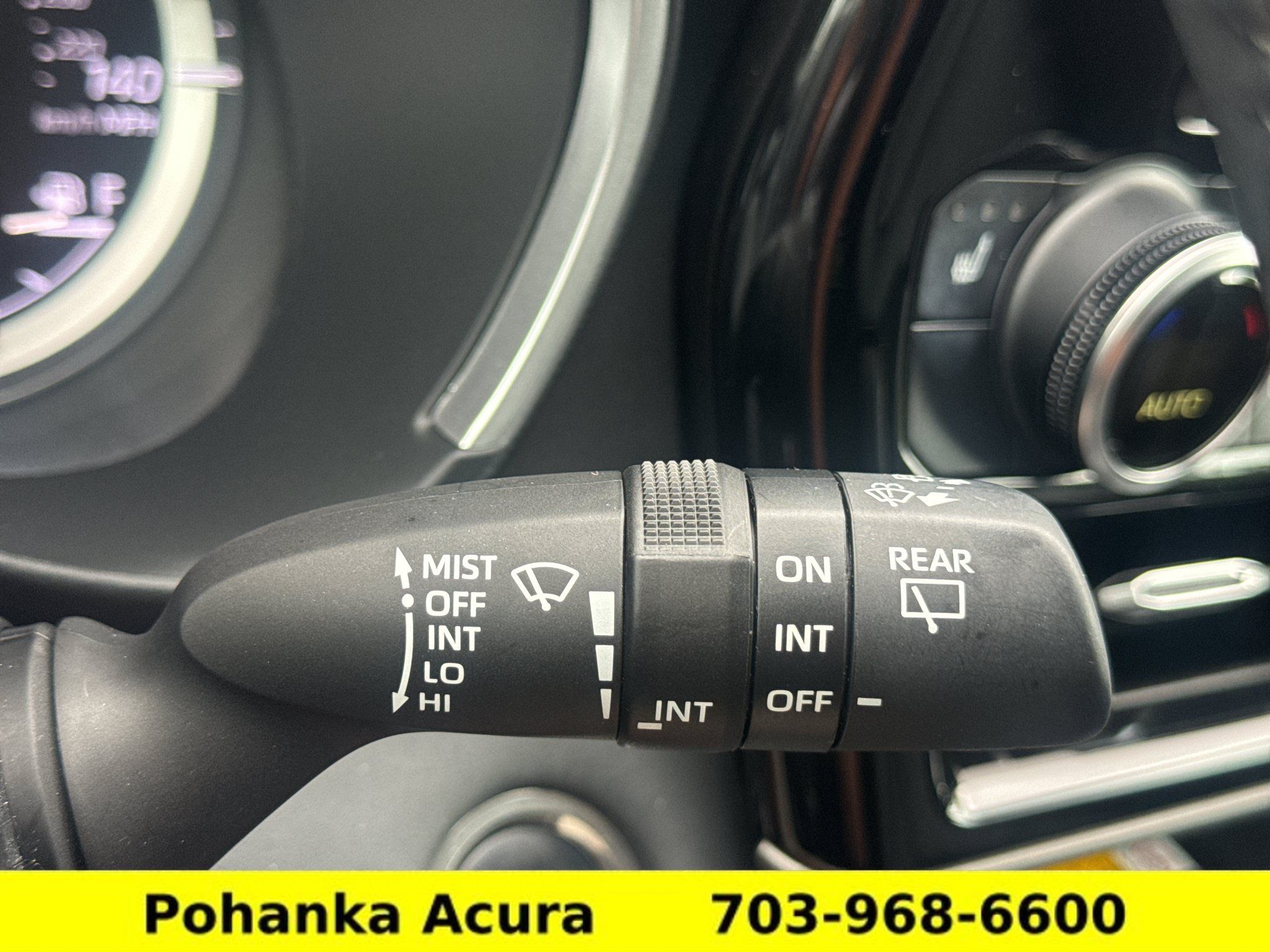 Used 2024 Toyota Highlander XLE AWD/4WD image 11