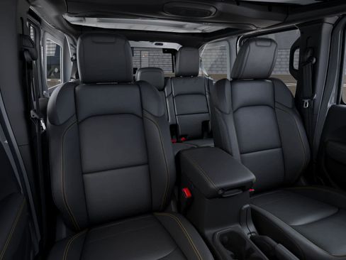 New 2025 Jeep Wrangler Unlimited Sahara w/ Technology Group AWD/4WD image 16