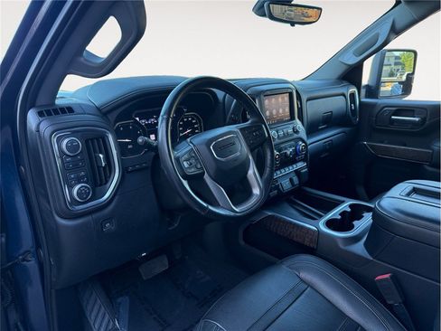 Used 2020 GMC Sierra 2500 Denali w/ Denali Ultimate Package AWD/4WD image 10