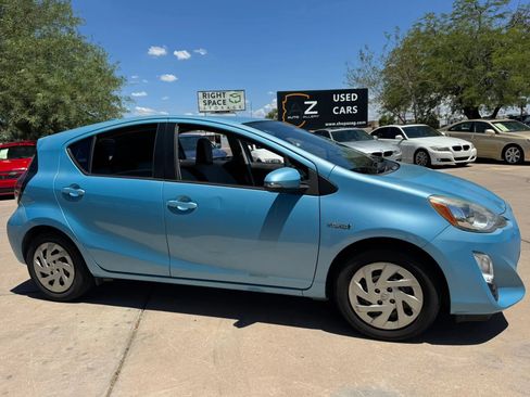 Used 2016 Toyota Prius C One FWD image 5