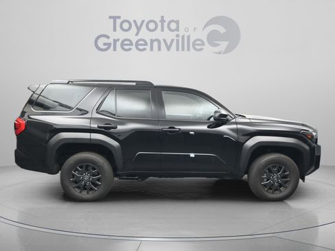 Used 2025 Toyota 4Runner SR5 AWD/4WD image 17