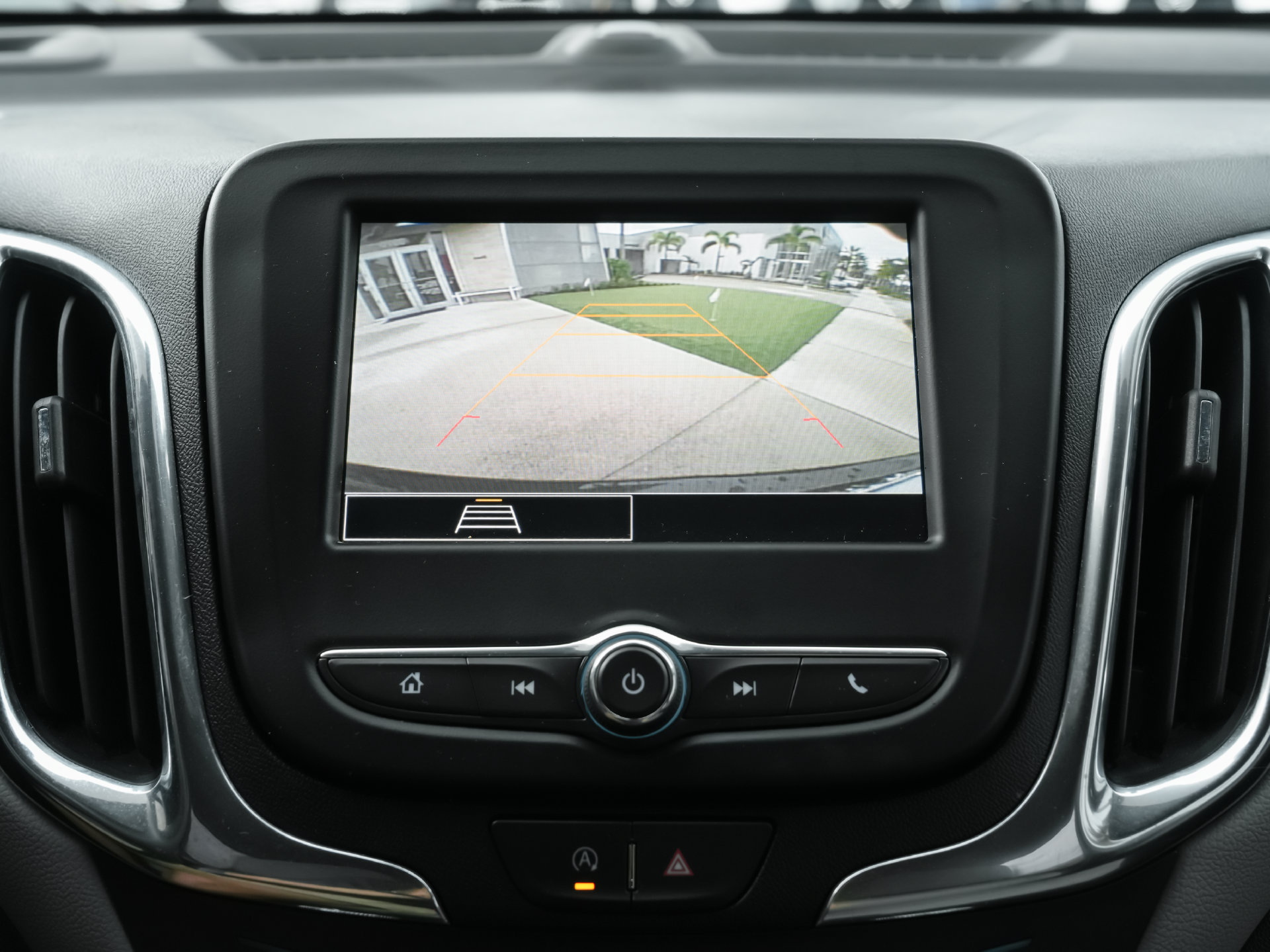 Used 2023 Chevrolet Equinox LS FWD image 14