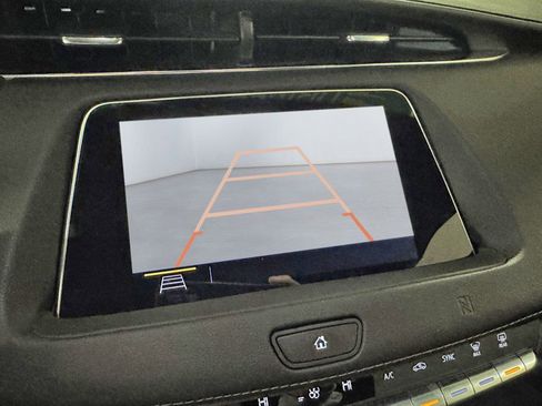 Used 2019 Cadillac XT4 Premium Luxury w/ Cold Weather Package image 18