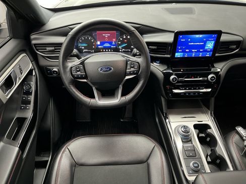 Certified 2023 Ford Explorer ST-Line w/ Class IV Trailer Tow Package image 16