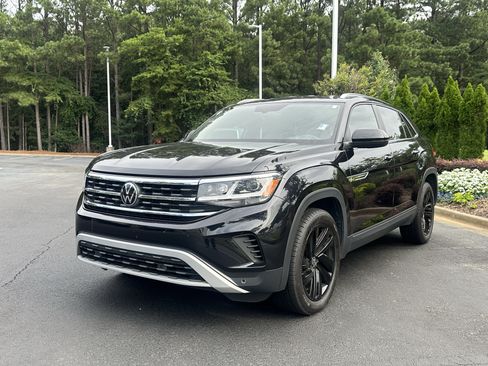 Used 2023 Volkswagen Atlas Cross Sport SE FWD image 3