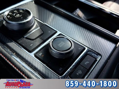 Used 2019 Ford Expedition Limited w/ Equipment Group 303A AWD/4WD image 19