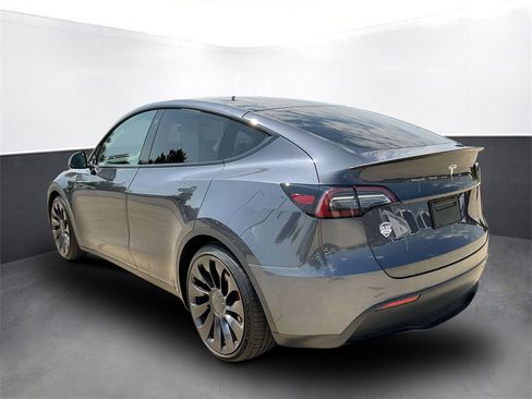 Used 2022 Tesla Model Y Performance image 4