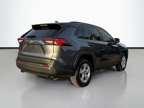 Used 2019 Toyota RAV4 XLE image 3