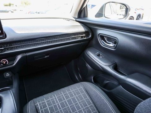 Certified 2024 Honda HR-V LX image 6
