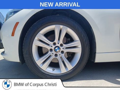 Used 2018 BMW 330i xDrive Sedan AWD/4WD image 5