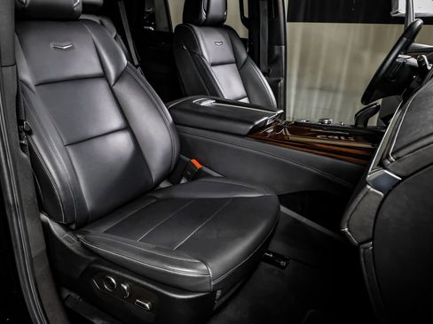 Used 2021 Cadillac Escalade Luxury RWD image 26