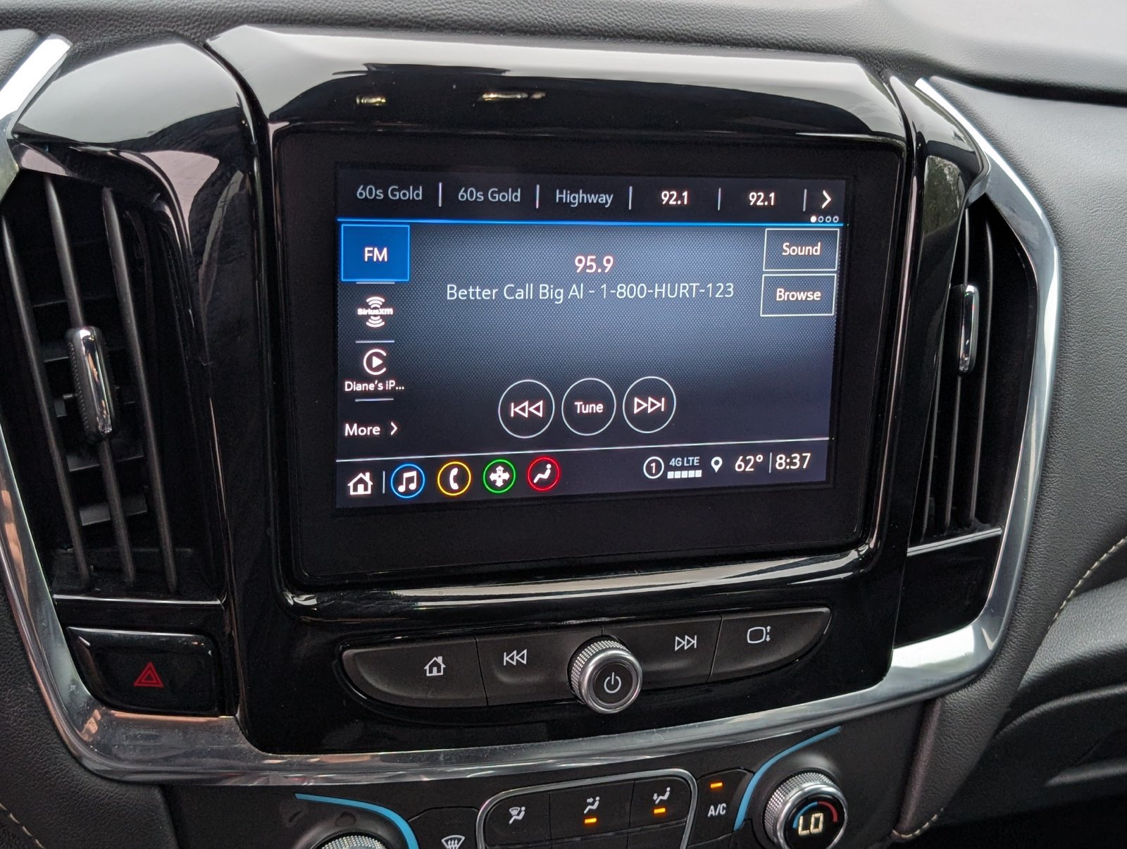 Used 2023 Chevrolet Traverse LT AWD/4WD image 32