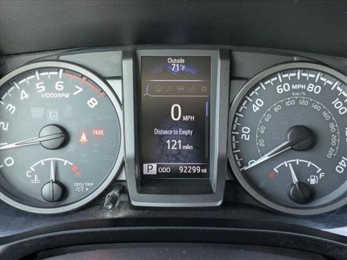 Used 2016 Toyota Tacoma TRD Off-Road image 11