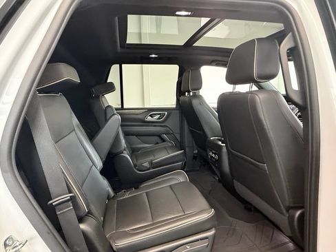 Used 2021 Chevrolet Tahoe Premier w/ Premium Package RWD image 18