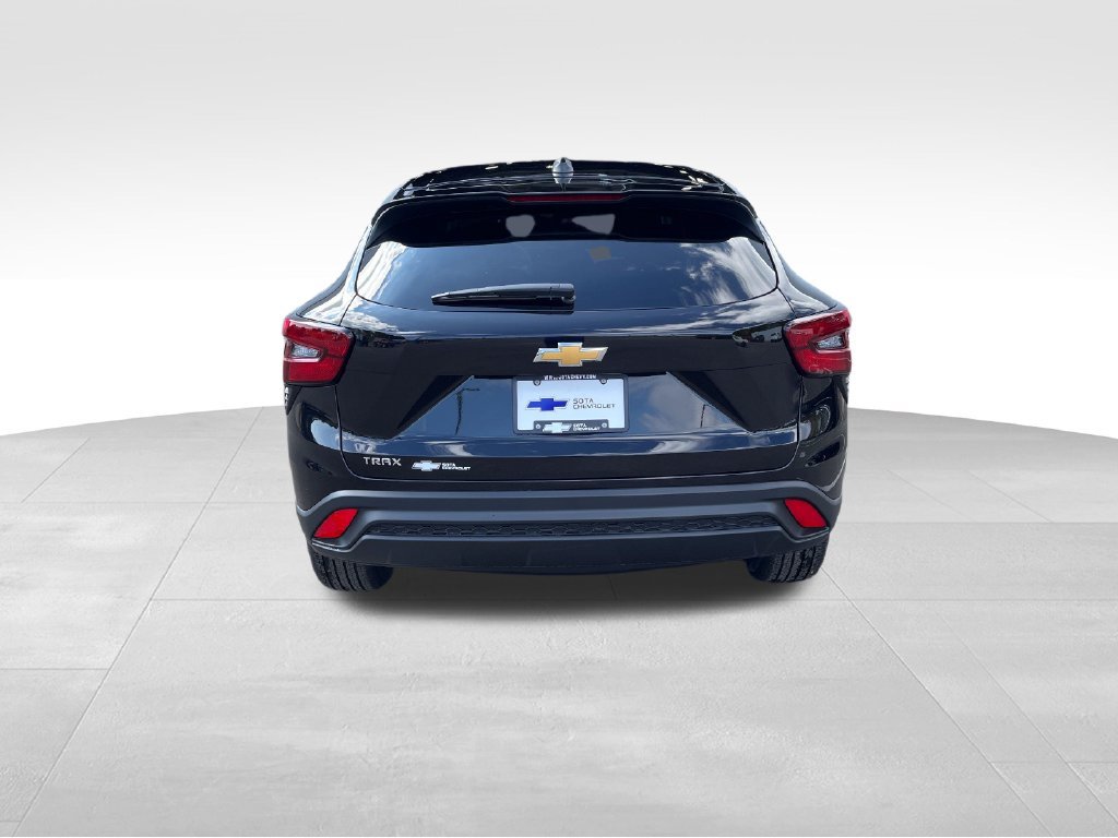 New 2026 Chevrolet Trax LS w/ LS Convenience Package FWD image 4