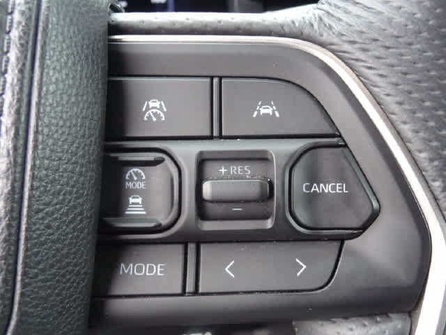 Used 2025 Toyota Tacoma TRD Sport w/ TRD Sport Upgrade Package AWD/4WD image 18