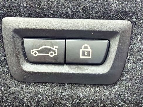 Used 2021 BMW 530i w/ Convenience Package image 13