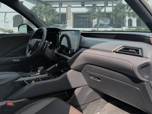 Certified 2024 Lexus TX 350 FWD w/ Captains Chair Package image 28