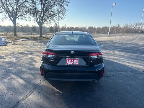Used 2023 Toyota Corolla LE image 7