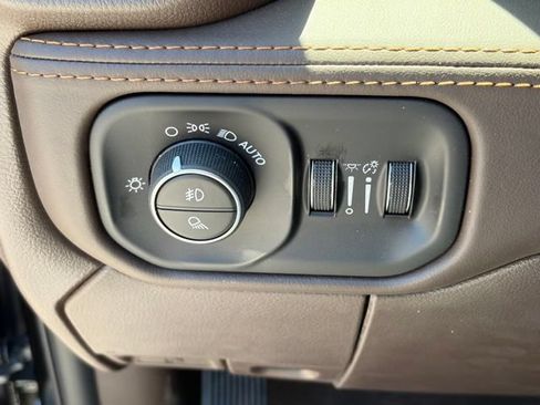New 2026 RAM 2500 Limited AWD/4WD image 22