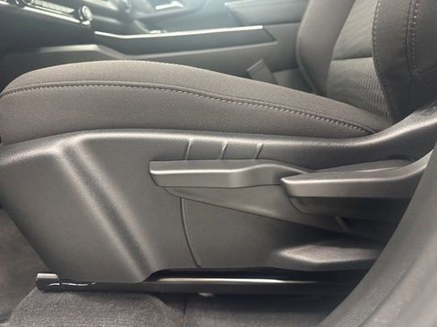 New 2026 Chevrolet Equinox LT AWD/4WD image 10