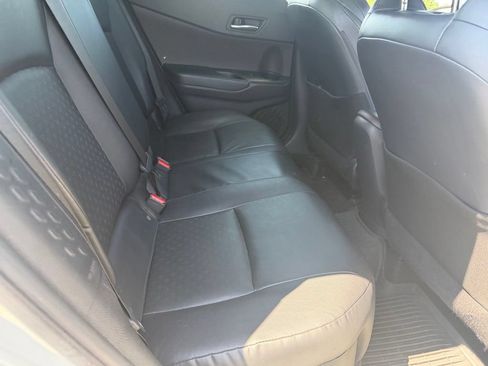 Used 2019 Toyota C-HR Limited FWD image 15