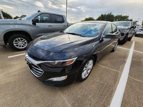 Used 2025 Chevrolet Malibu LT FWD image 3
