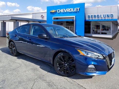 Used 2021 Nissan Altima 2.5 SR image 1