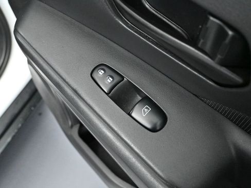 Used 2021 Nissan Kicks S image 43