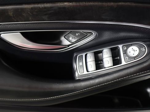 Used 2019 Mercedes-Benz S 560 4MATIC Sedan image 39