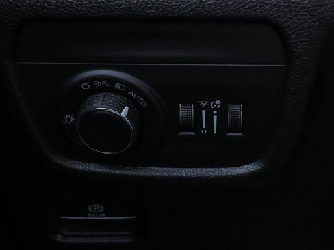 New 2025 Jeep Grand Cherokee Altitude image 28