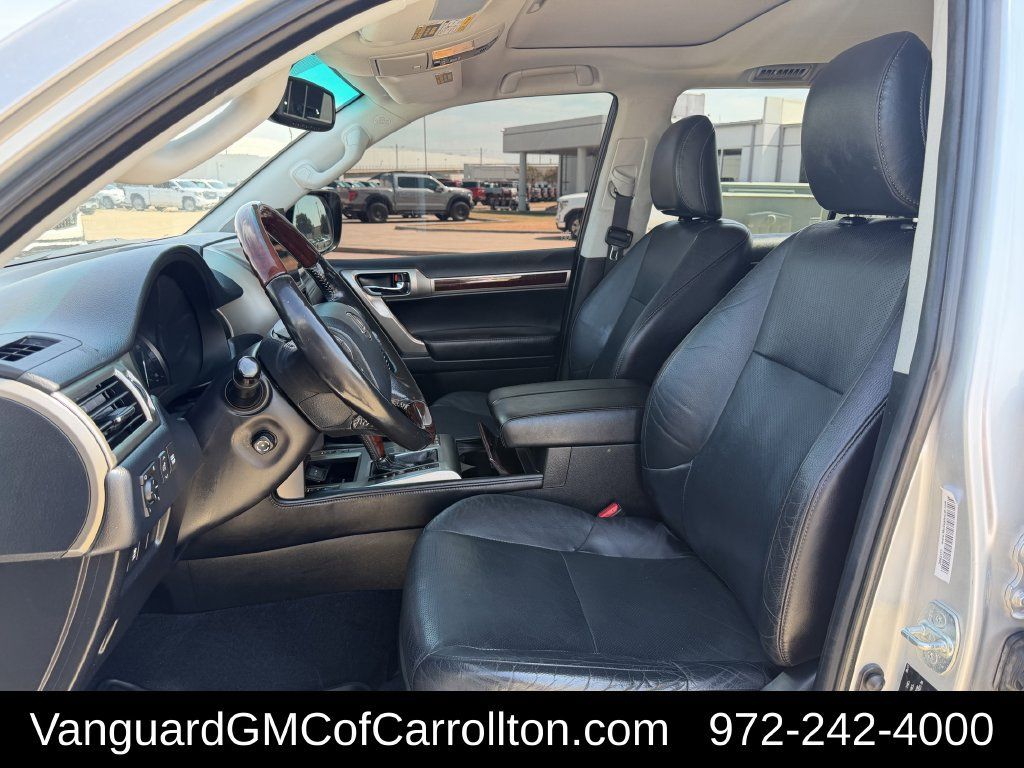 Used 2018 Lexus GX 460 Premium w/ Premium Package AWD/4WD image 31