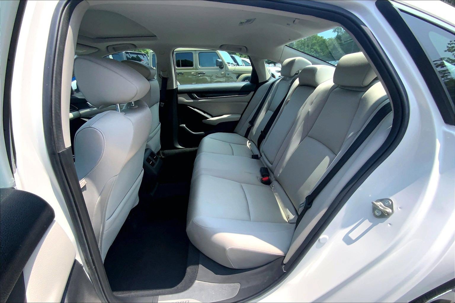 Used 2020 Honda Accord EX image 15