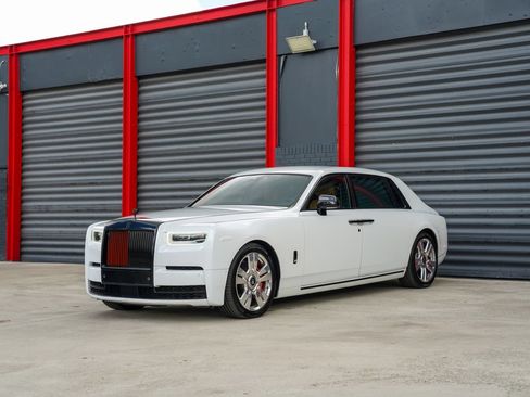Used 2018 Rolls-Royce Phantom Extended Wheelbase RWD image 1