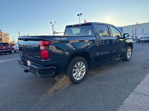 Used 2023 Chevrolet Silverado 1500 Custom image 10