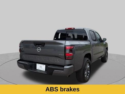 Used 2025 Nissan Frontier SV AWD/4WD image 6