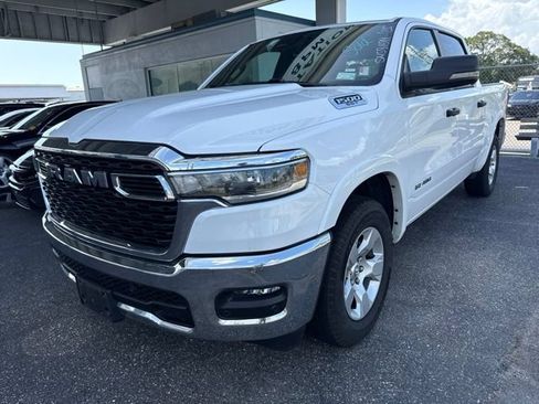 Used 2025 RAM 1500 Big Horn AWD/4WD image 5