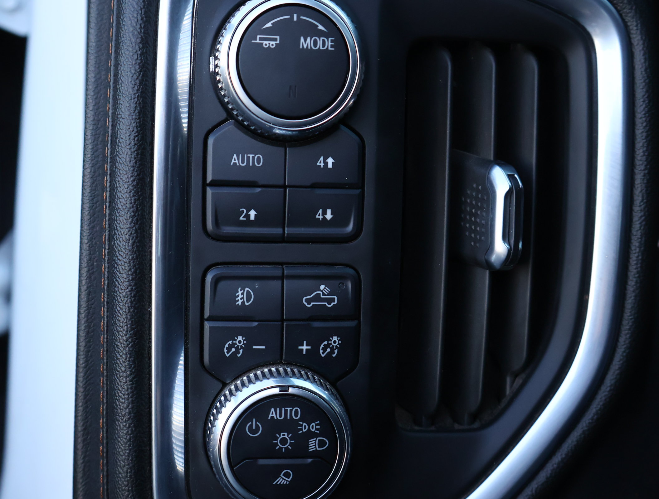 Used 2023 GMC Sierra 2500 AT4 w/ AT4 Preferred Package AWD/4WD image 13