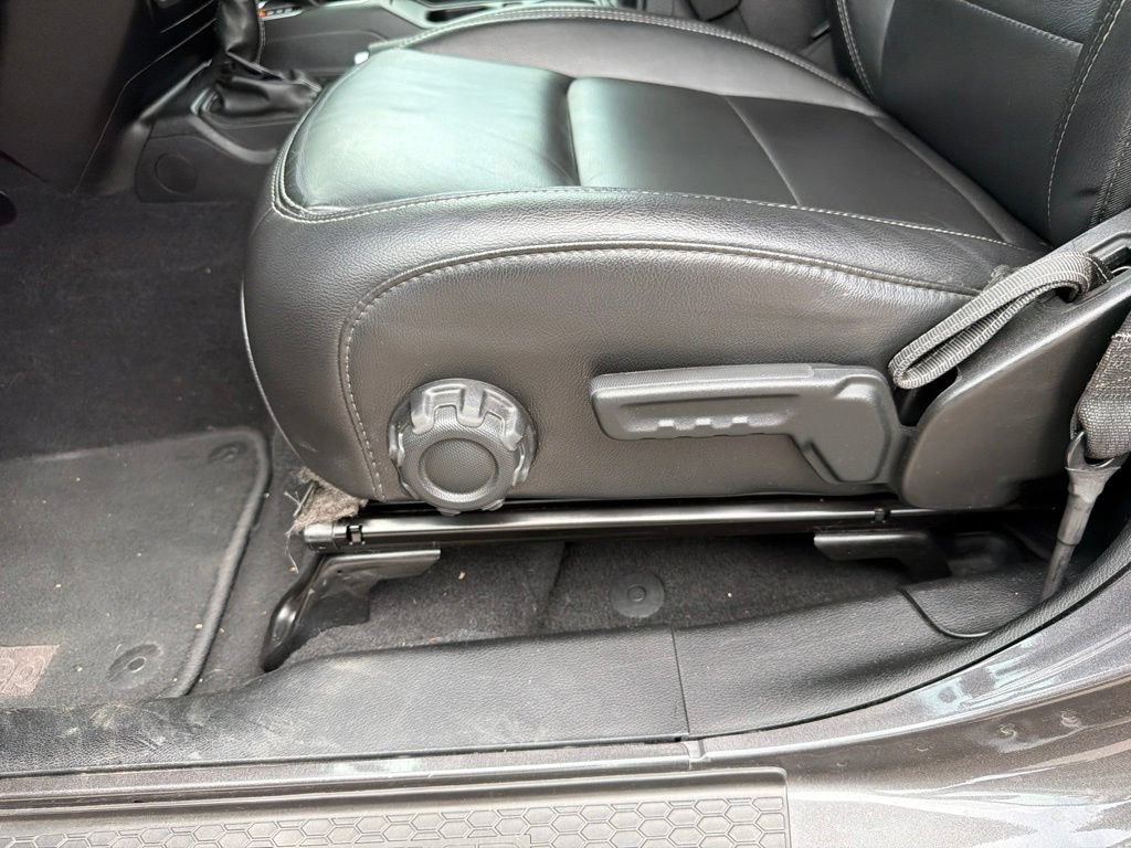 Used 2019 Jeep Wrangler Unlimited Sahara AWD/4WD image 16