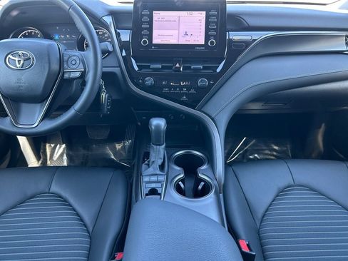 Used 2024 Toyota Camry SE AWD/4WD image 12
