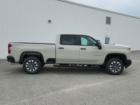New 2026 Chevrolet Silverado 2500 Custom w/ Custom Value Package AWD/4WD image 8